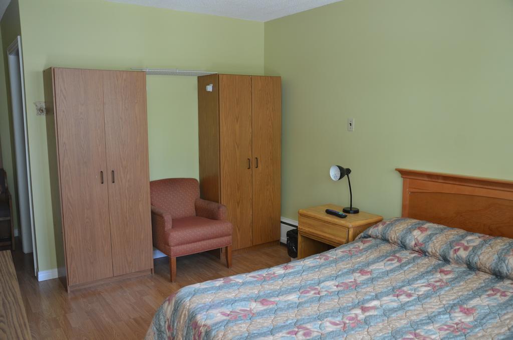 Coachman Inn Regina Quarto foto